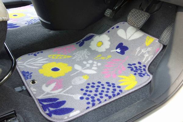 車用クッション フロアマット フロントマット 北欧北欧テイストを取り入れたフロント 運転席 助手席用 足元用マットです カーペット ラグ マット こたつ布団